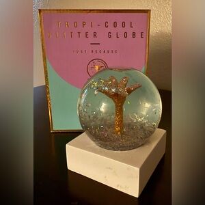 Tropi Cool Glitter Snow Globe